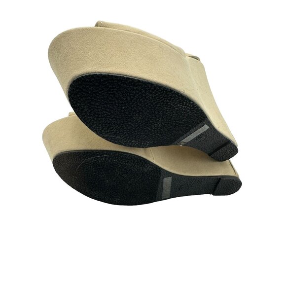 Red Circle Womens Shoes Size 7 Kirra‎ Beige Wedge Zipper Back Strap - Picture 7 of 7